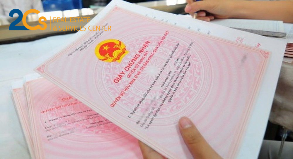 Bạn muốn mua nhà ? Bắt buộc bạn phải kiểm tra kỹ 5 thông tin này 2 Kiểm tra sổ đỏ và giấy tờ bản chính trước khi quyết định mua nhà