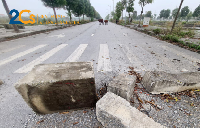 "Sốt đất" rớt đỉnh, nhà đầu tư vẫn khó mua được đất giá rẻ? 2 Nhiều khu vực "sốt đất" giờ trở lại vắng bóng.